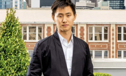 华裔男孩被誉为“下一个马斯克”！19岁辍学MIT、25岁成为最年轻亿万富翁……